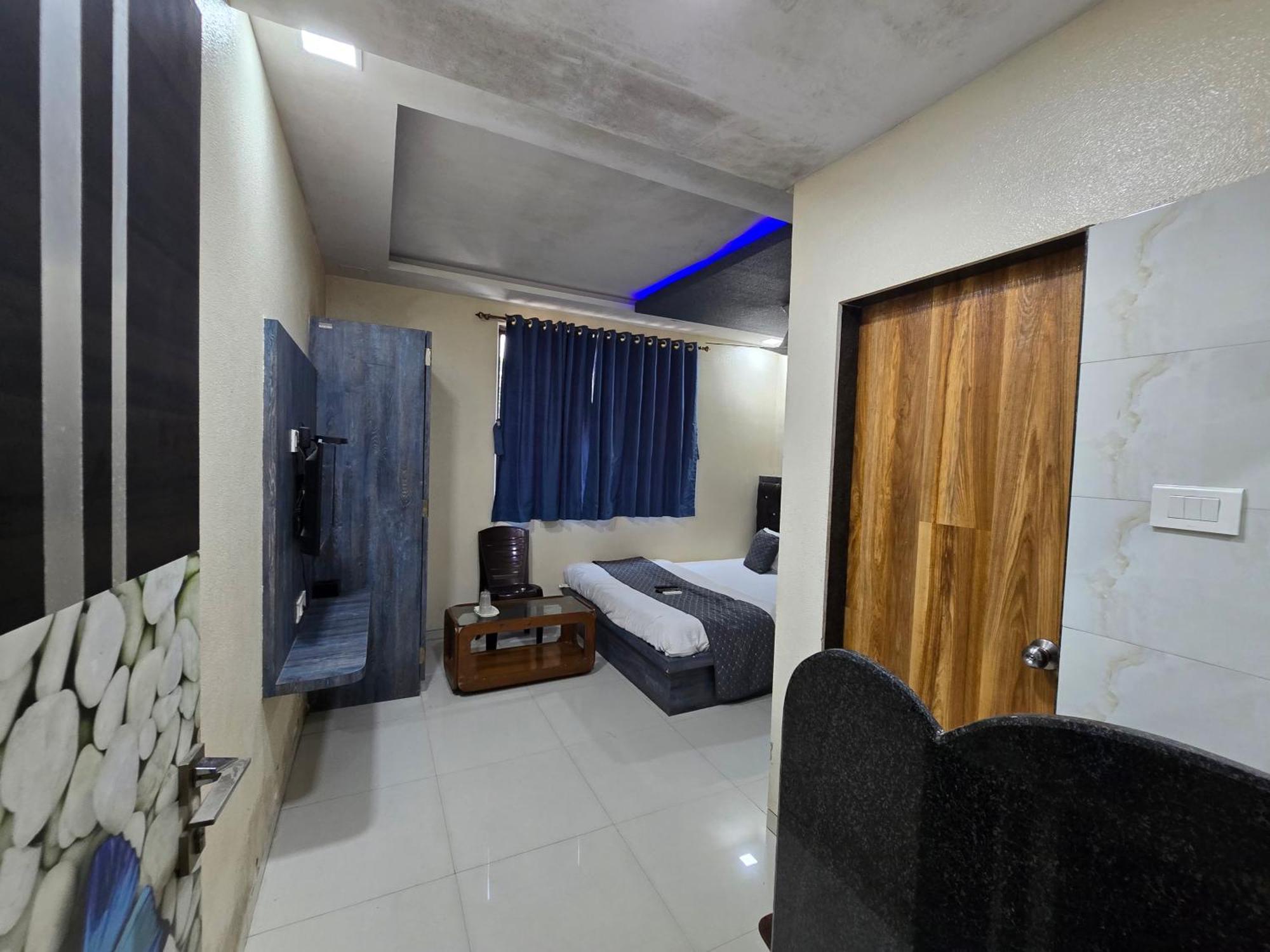 Hotel Mari Aai Residency 나비뭄바이 객실 사진